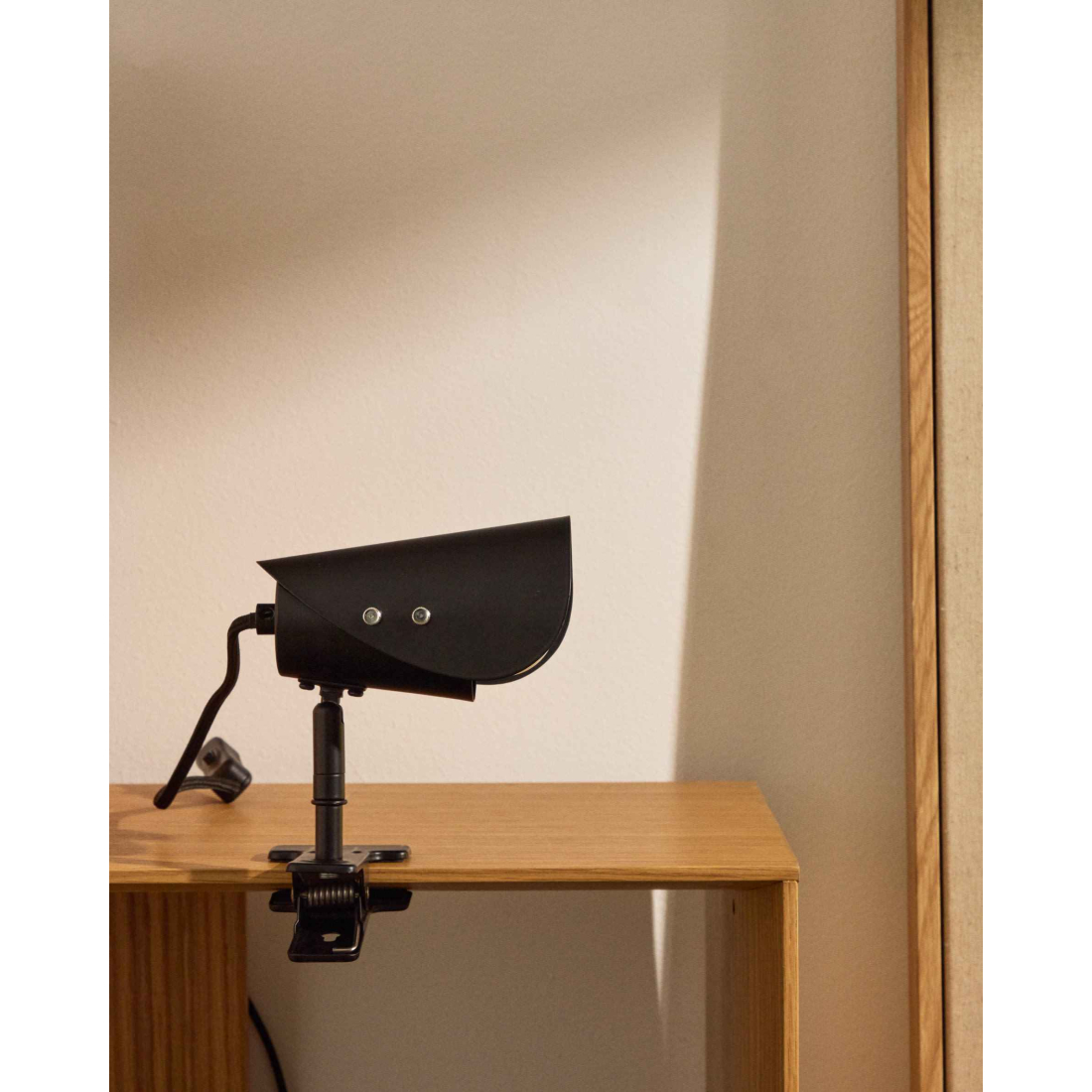 JULA lampa so svorkou 2