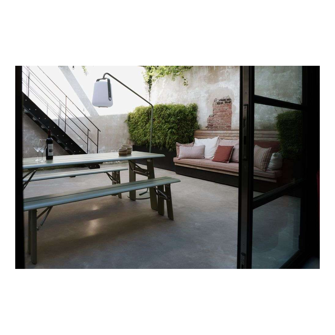 ZUIVER AVENUE lavica 2