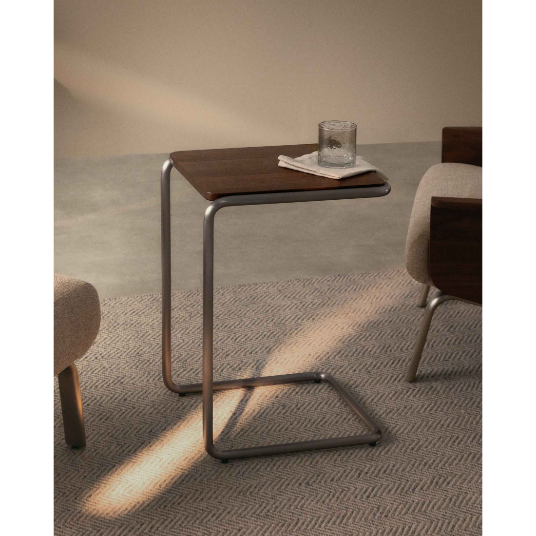 TARSEL 47 príručný stolík 2