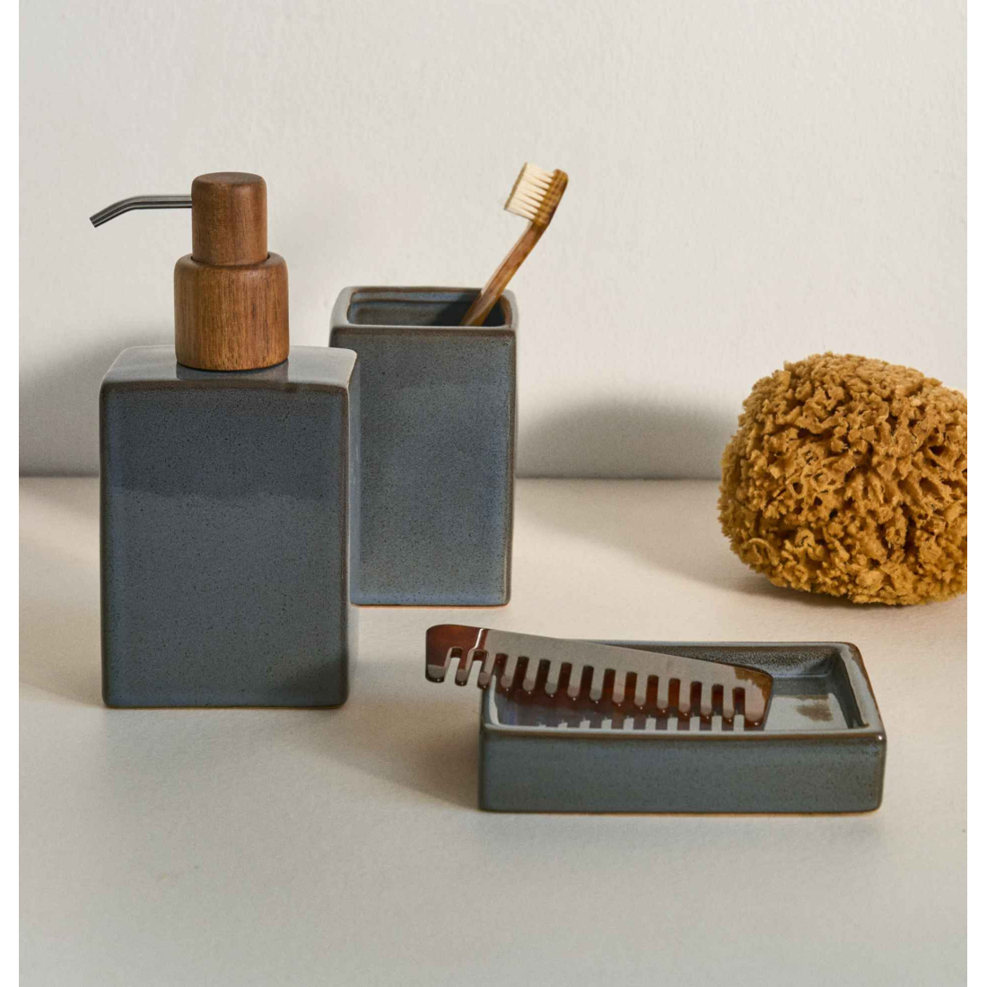 SILVET stojan na zubné kefky 2