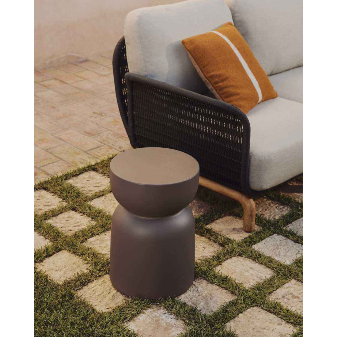 GARBET BROWN príručný stolik 2