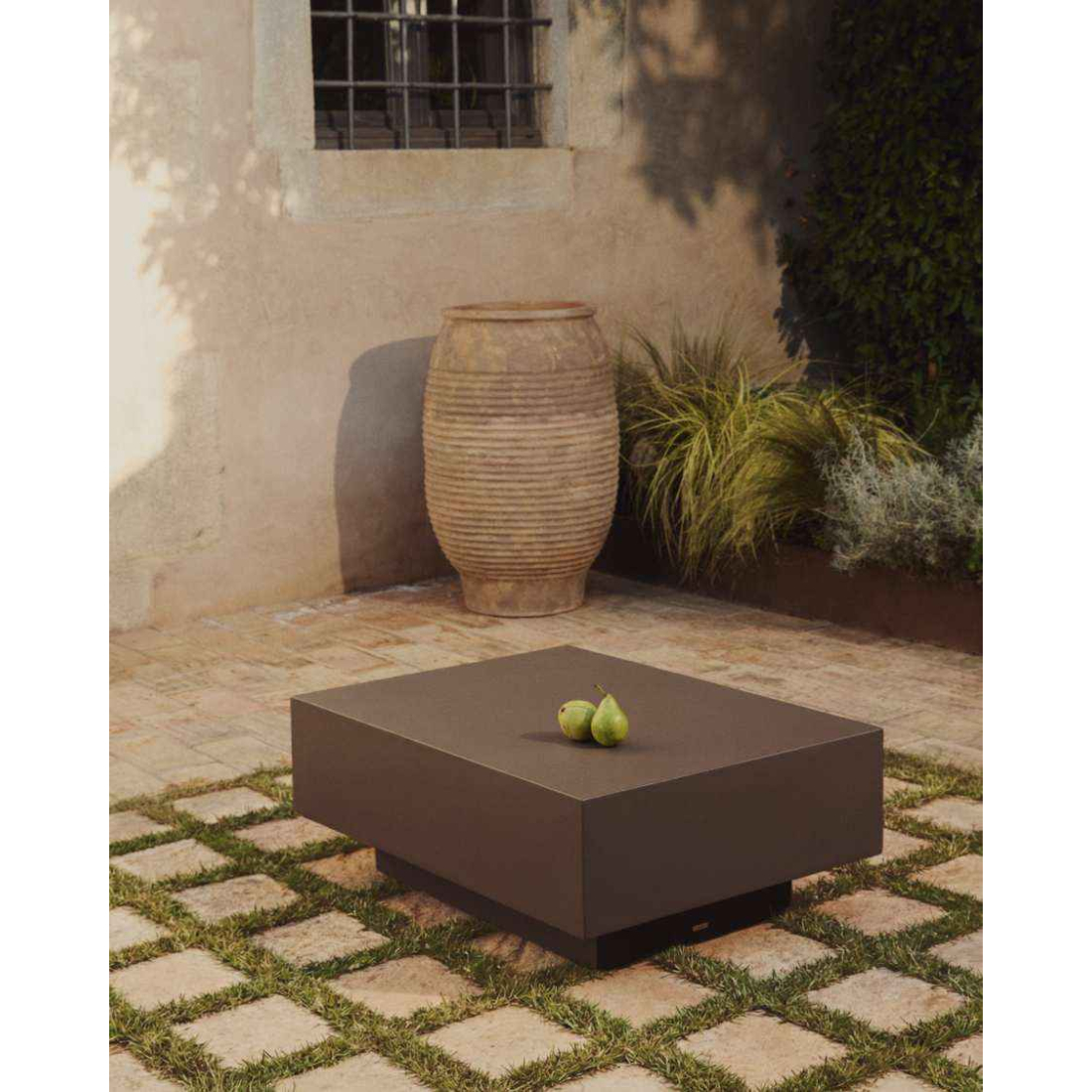 RUSTELLA BROWN konferenčný... 2