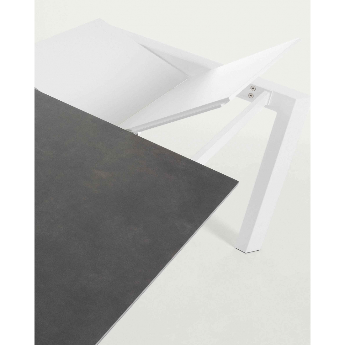 AXIS PORCELAIN WHITE... 2