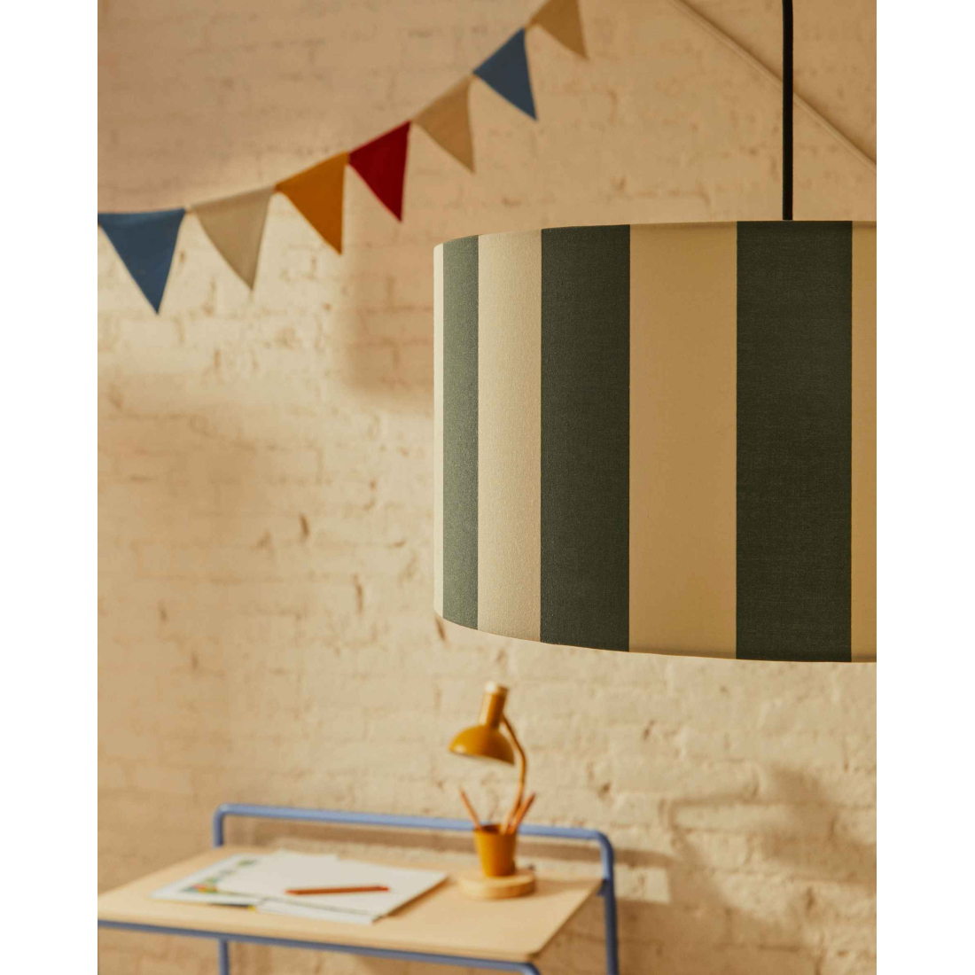 CIRAL nástenné tienidlo 2