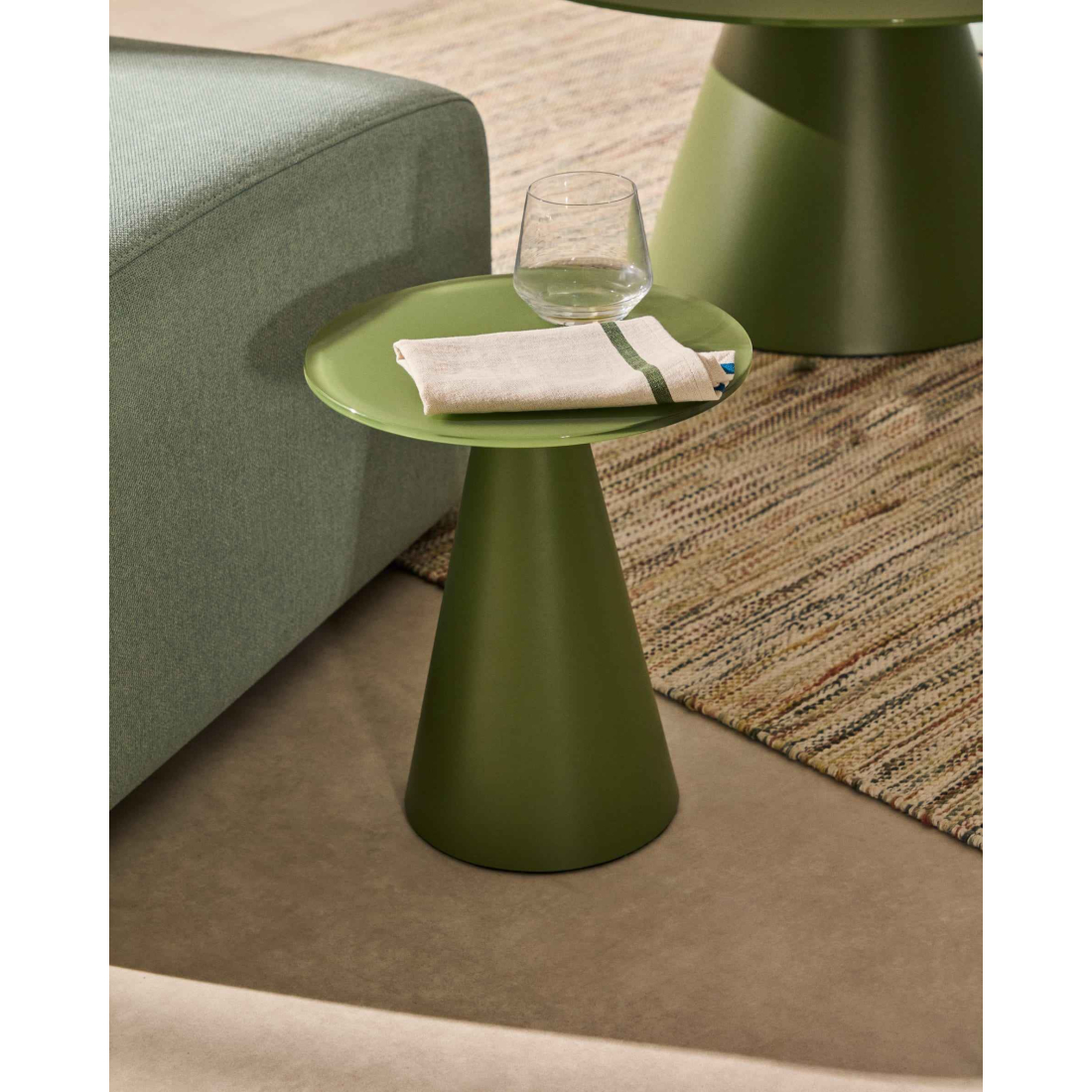 WILSHIRE GREEN príručný stolík 2