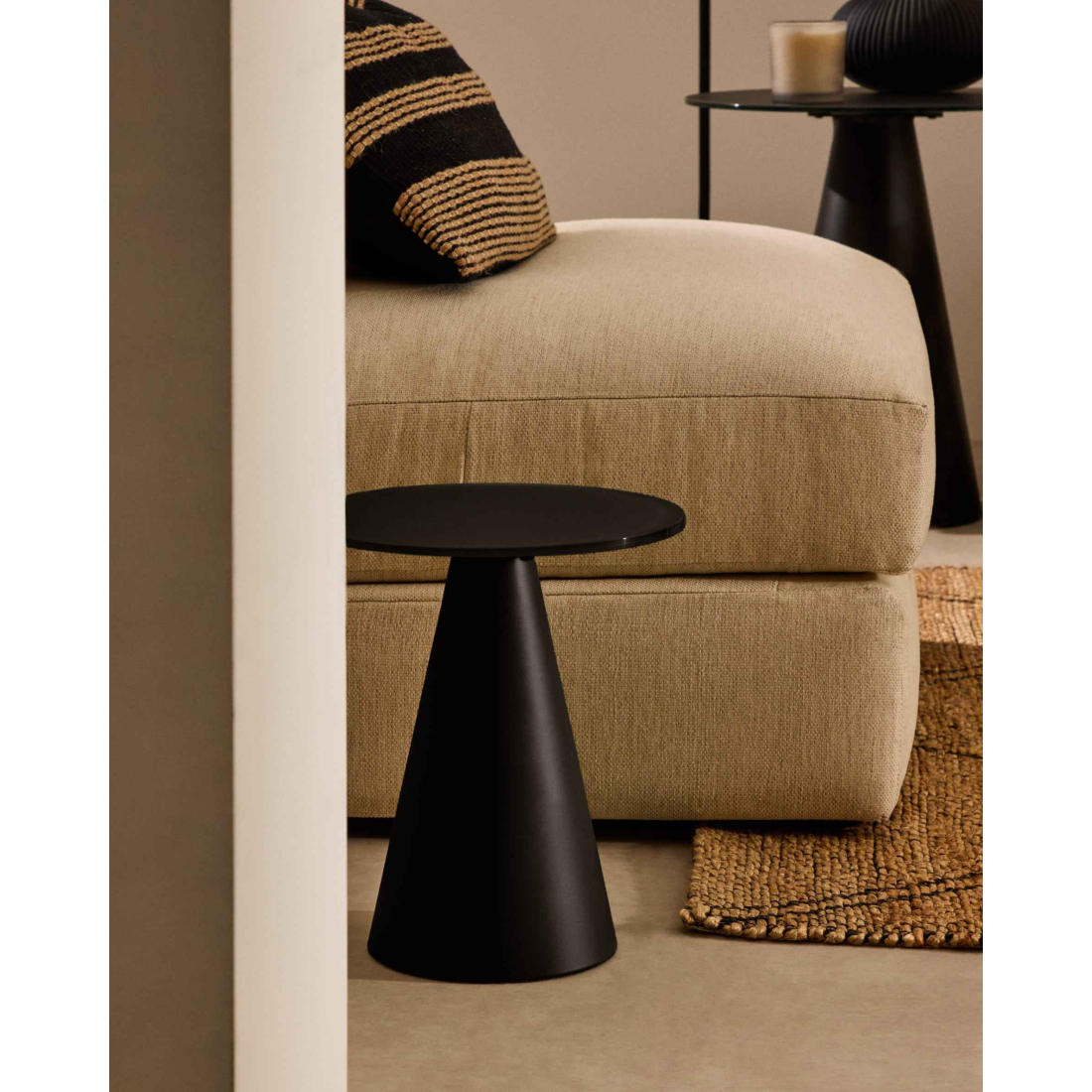 WILSHIRE BLACK príručný stolík 2